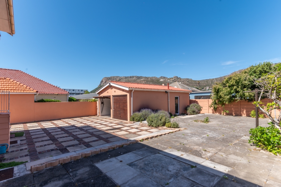 2 Bedroom Property for Sale in Fish Hoek Western Cape